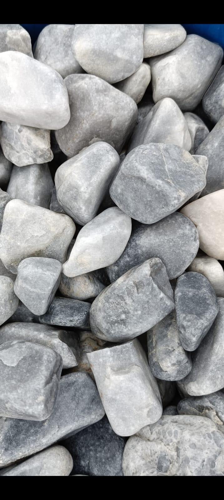 Cantos Rodados Gris- Desde 3,50 €/ Bolsa 20 kg + IVA
