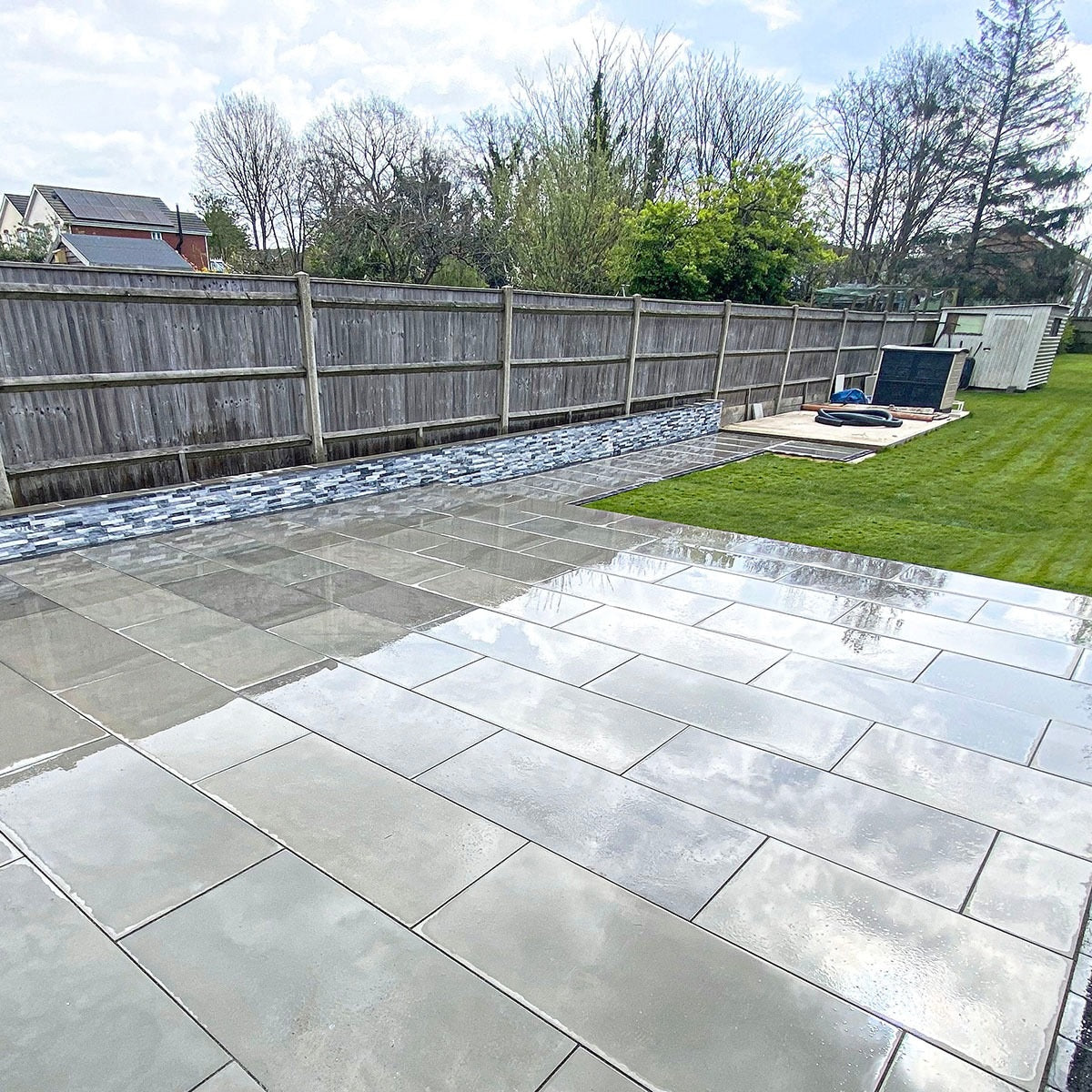 Kandla Grey Polished Porcelain – €28.80/m²
