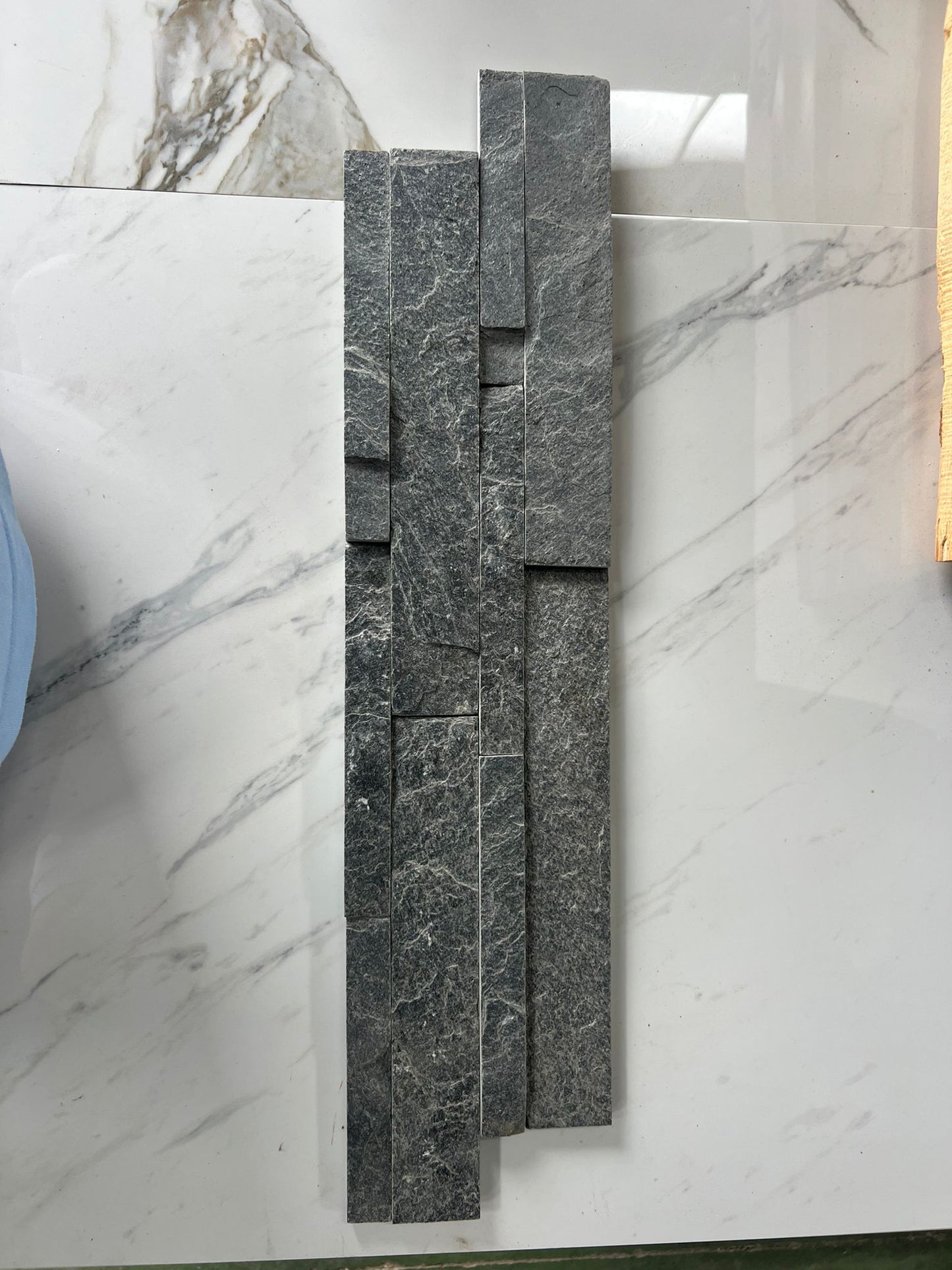 Panel de Piedra Premontada Ébano - Desde 25,03 €/m2 + IVA