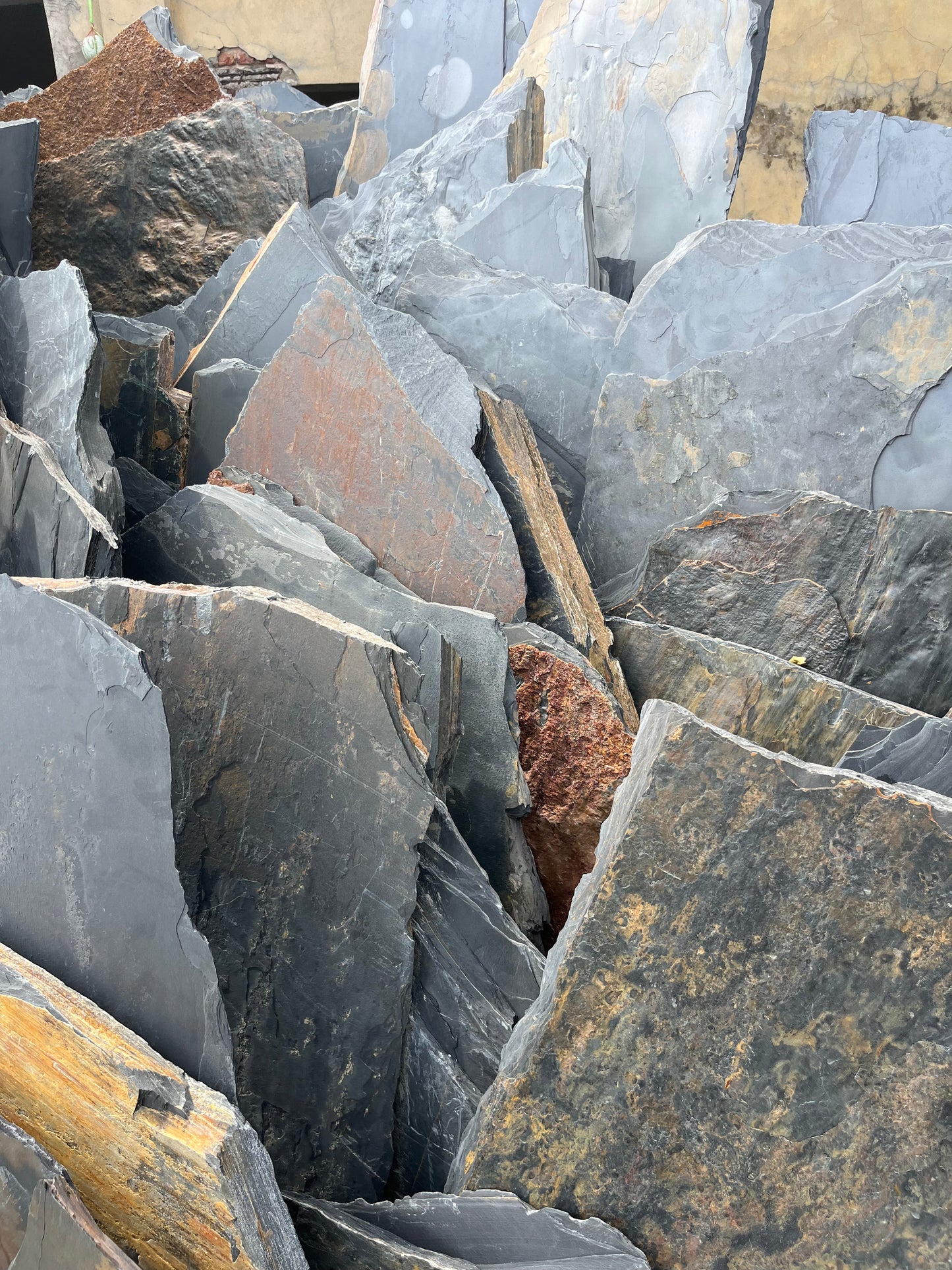 Pizarra Noche Dorada– Desde 18,28 €/m² + IVA