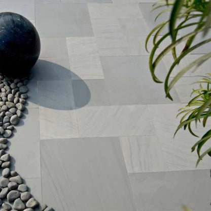 Kandla Grey Polished Porcelain – €28.80/m²